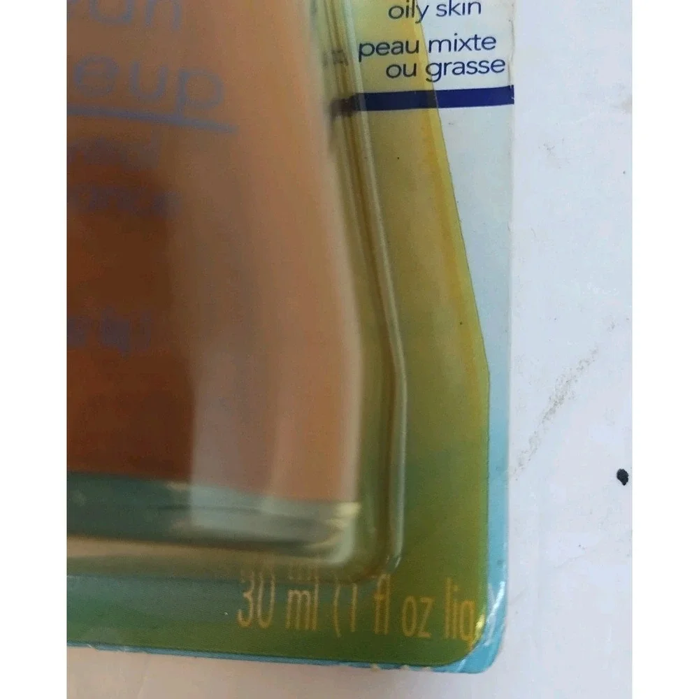 CoverGirl Clean‎ MakeUp Foundation Soft Sable 575